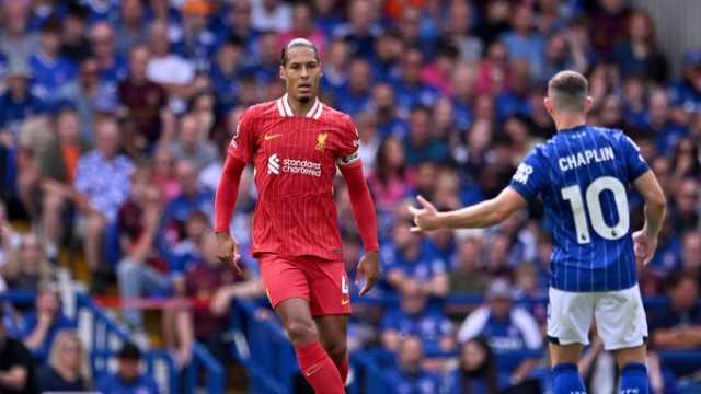 تقارير: فان دايك يمدد تعاقده مع ليفربول لمدة موسمين