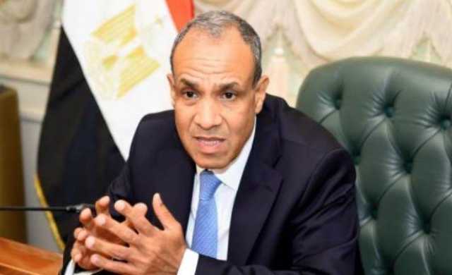 وزير الخارجية يؤكد على أهمية تضافر الجهود لتأمين الملاحة في البحر الأحمر