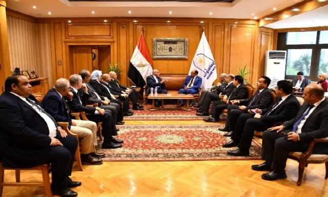 رئيسا جامعة حلوان والهيئة العربية للتصنيع يبحثان سبل تنفيذ المشروعات البحثية والابتكارات الطلابية