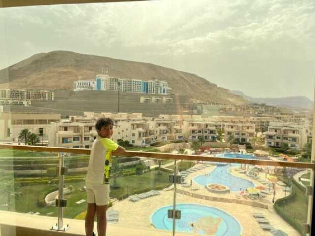 كسر بعظمتي الزند والكعبرة.. ننشر التقرير الطبي للطفل ضحية حادث الدهس المقطم