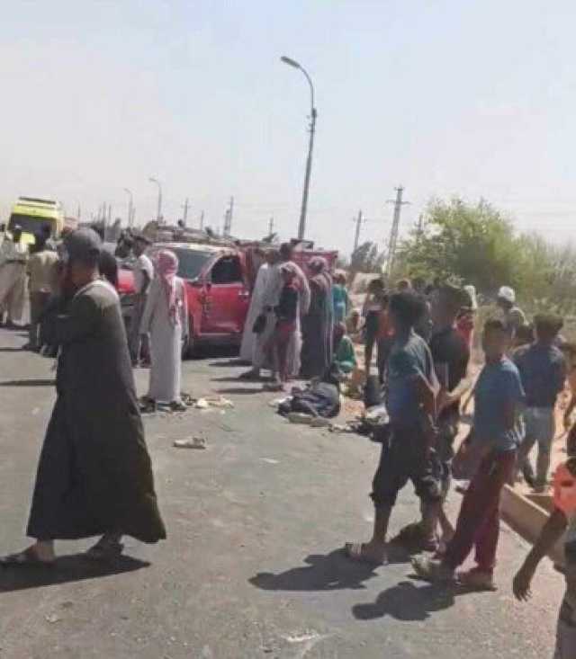 دماء على طريق الصعيد.. مقطورة نقل تصطدم بسيارتين في المنيا