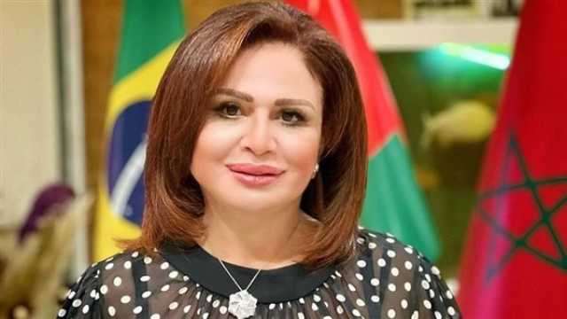 إلهام شاهين توجه رسالة لـ منى زكي بعد تكريمها في مهرجان البحر الأحمر (صور)