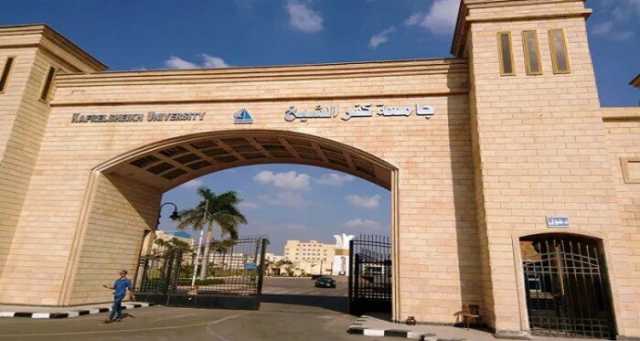 «عميد آداب كفر الشيخ» يتابع سير امتحانات الفصل الدراسي الأول
