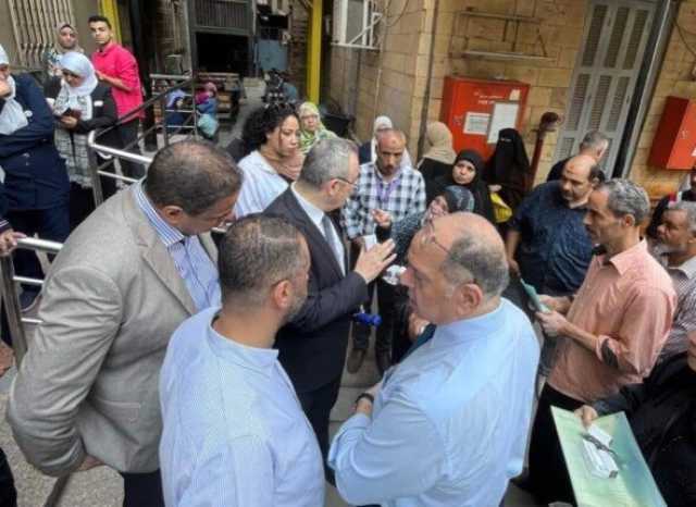 رئيس المستشفيات التعليمية في زيارة مفاجئة لمعهد السكر