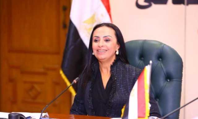 قرار عاجل من وزيرة التضامن بشأن الرائدات الاجتماعيات الموقوفات عن العمل