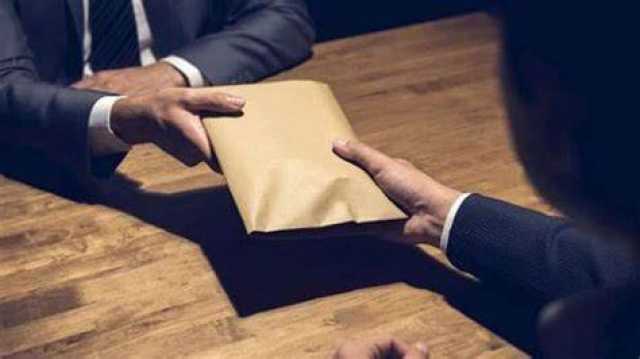 ما بين 5 و7 سنوات.. معاقبة مسئولين في أحد أحياء القاهرة بتهمة الرشوة