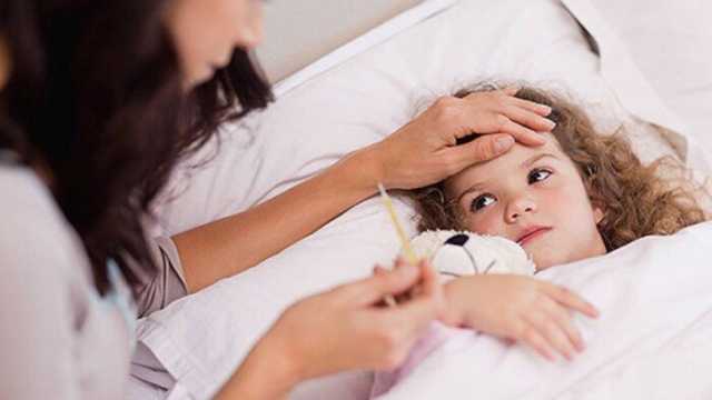 مع تساقط الأمطار.. ازاي تحافظ على أطفالك من البرد
