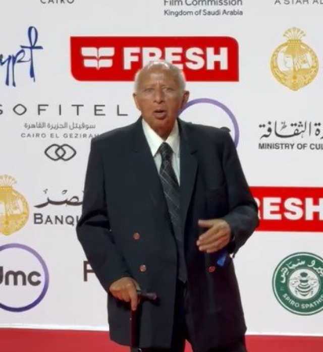 ظهور مميز لـ هاني شنودة على السجادة الحمراء في مهرجان القاهرة السينمائي 2024