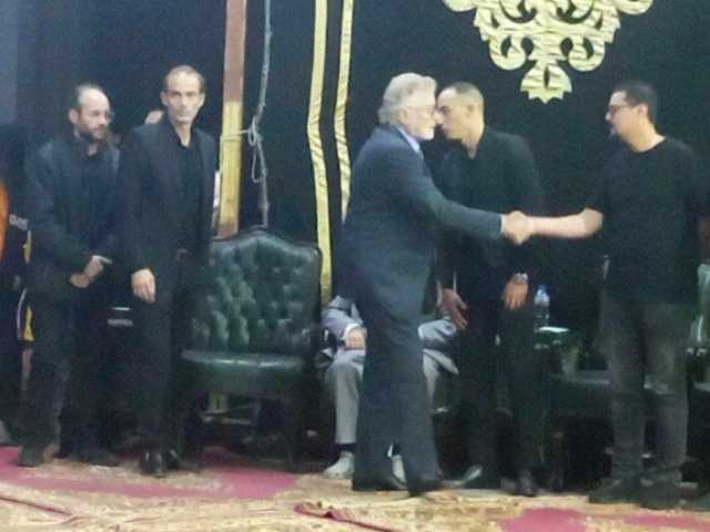 حسين فهمي يقدم واجب العزاء في حسن يوسف