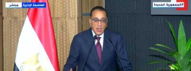 رئيس الوزراء يتفقد عددا من المعامل الخاصة باحتضان الشركات الناشئة والابتكار