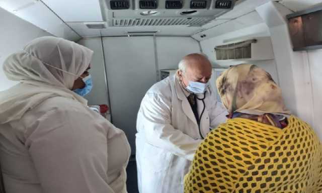 بـ9 عيادات طبية.. كشف وعلاج لـ1242 مواطنًا خلال قافلة مجانية بدمنهور