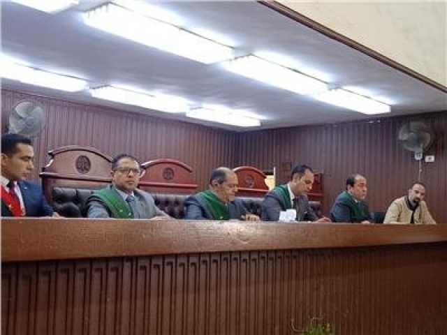 تأجيل محاكمة عامل لاتهامه بقتل شخص بسلاح ناري في القليوبية