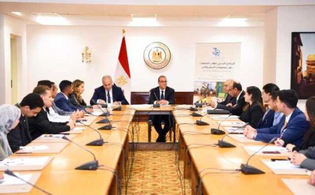 وزير الخارجية يفتتح البرنامج التدريبي لشباب الجامعات حول موضوعات السلم والأمن