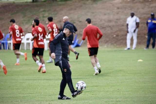 تفاصيل مران الأهلي الأول في جنوب إفريقيا استعدادًا للقاء أورلاندو «صور»