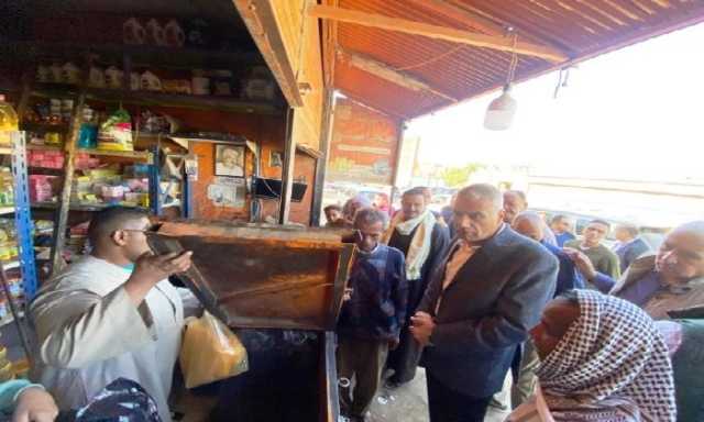 غرامة مالية لأصحاب المحلات التجارية المخالفة لقوانين المحليات بأسوان