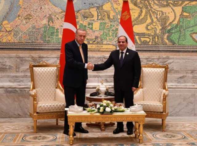 الرئيسان السيسي وأردوغان يؤكدان ضرورة مواصلة تعزيز التعاون الثنائي بين البلدين في كافة المجالات