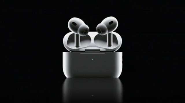 تحديثات جديدة من آبل.. مزايا صحة السمع في سماعات AirPods Pro 2
