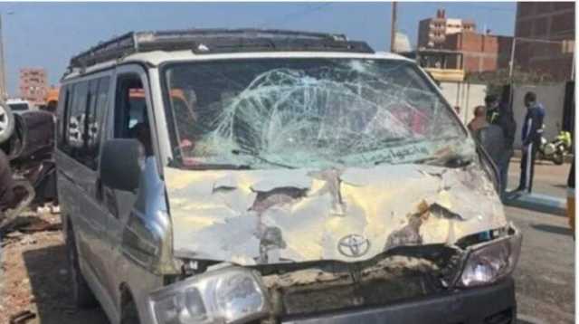 العربية بقيت صفيح.. مصرع وإصابة 9 أشخاص إثر انقلاب ميكروباص بصحراوي المنيا| أسماء