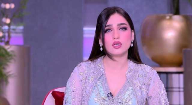 ياسمين عز للسيدات: متقوليش نفسي في كحك وبسكوت لأن جوزك بيخلي الكون مبسوط