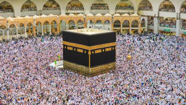 الحج والعمرة تحدد الأول من ذي القعدة موعدا نهائيا لمغادرة المعتمرين