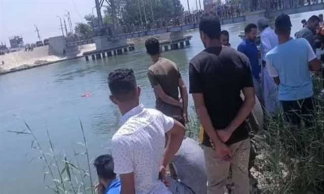 انتشال جثة شاب غرق في فرع رشيد بالمنوفية