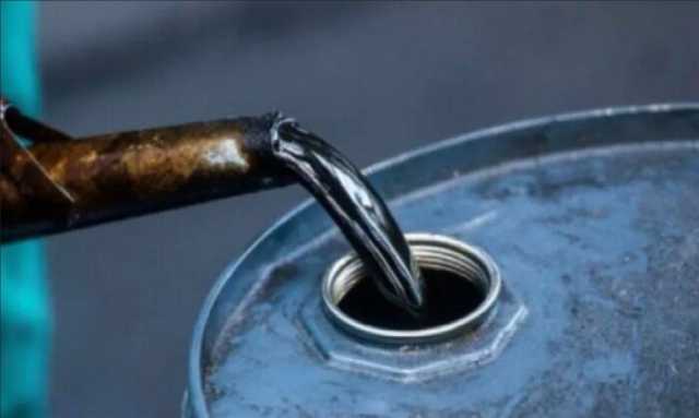 أدني مستوي في 4 سنوات.. هبوط أسعار النفط العالمية متأثرةً برسوم ترامب الجمركية