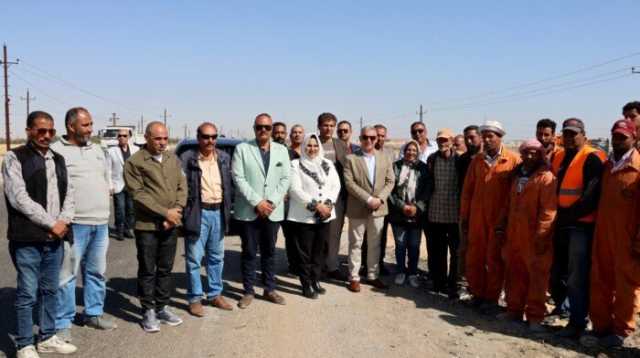 محافظ الإسماعيلية يوجِّه بحملة نظافة مكثفة بطريق ٣٦ الحربي وتشديد العقوبات على المخالفين