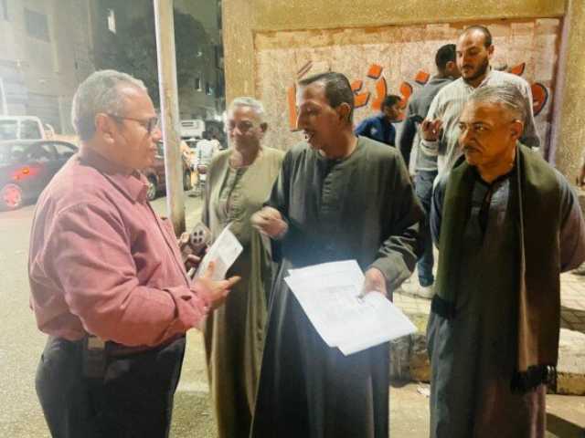 رئيس مدينة قنا يقود حملة موسعة للإنارة والتفتيش على المحال التجارية