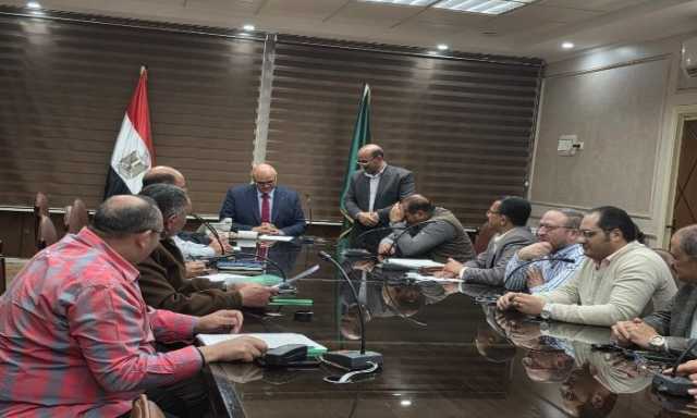 محافظ القليوبية: حملات مكثفة للرقابة على محطات الوقود والمواقف للتأكد من الإلتزام بالتعريفة الجديدة