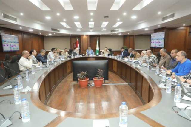 محافظ الجيزة: تشغيل تجريبي لعدد من مشروعات البنية التحتية المنتهية بقرى الصف
