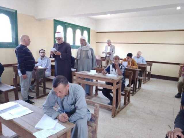فى يومها الأول.. رئيس منطقة القليوبية الأزهرية يتفقد لجان امتحانات معاهد القراءات
