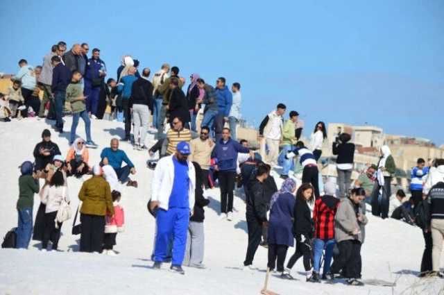 جبال الملح ببورفؤاد تجذب الزوار خلال عطلة نهاية الأسبوع