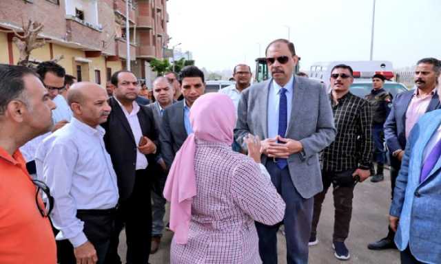 محافظ سوهاج يتفقد أعمال رصف وتطوير شارع «طراد النيل» بمدينة أخميم