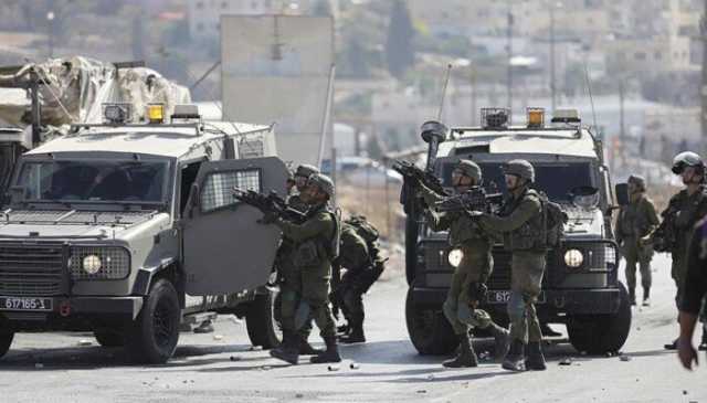 الاحتلال الإسرائيلي يعتقل 43 فلسطينيًا من الضفة الغربية ويقتحم عدة بلدات