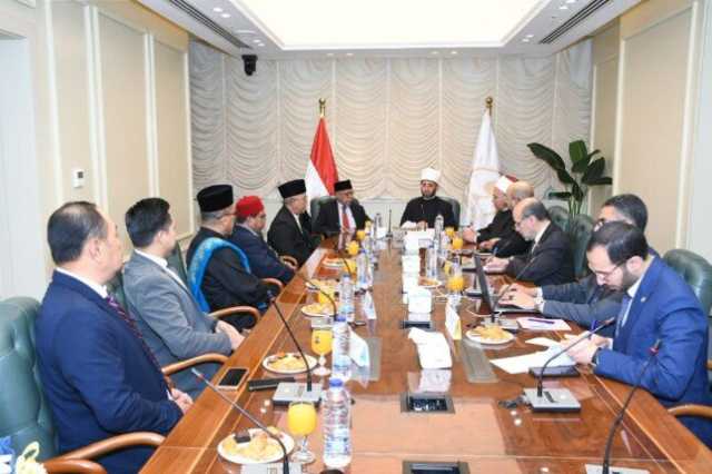 وزيرُ الأوقاف يبحث مع وفد ماليزيا سبل تعزيز التعاون المشترك