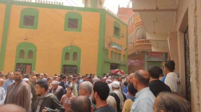 القليوبية تودع «شهيد لقمة العيش».. حزن يخيم على شبرا هارس لوفاة شاب أثناء عمله في أسوان