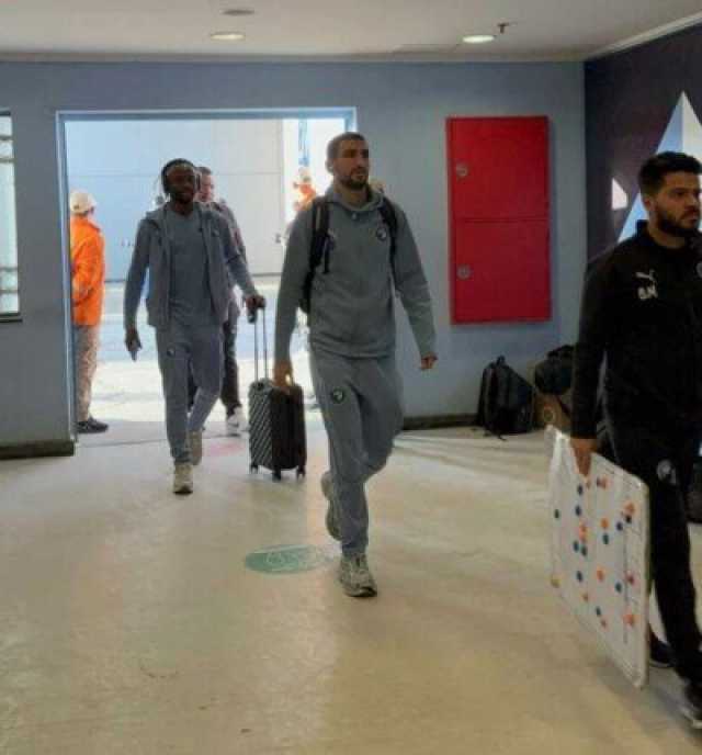 بيراميدز يصل ستاد «الدفاع الجوي» لمواجهة الأهلي في قمة الدوري (صور)