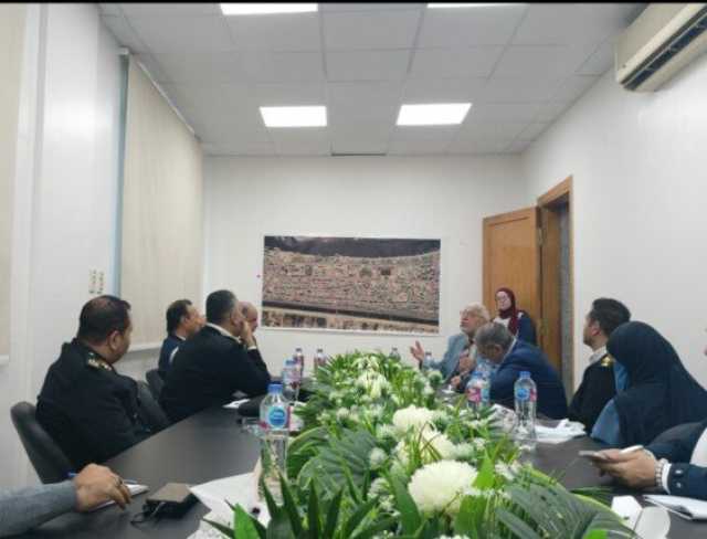 «رفع الجزر وتعديل التقاطعات».. محافظ المنيا يستعين بخبراء يابانيين لتحقيق السيولة المرورية