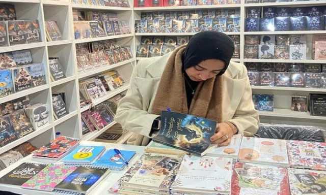حقوق قنا تكرم الطالبة مها أبونبوت لمشاركتها في معرض الكتاب برواية «أرض البليوم المجهولة»