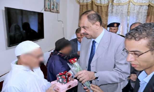 محافظ سوهاج يتفقد دار رعاية المسنين ويطمئن على مستوى الخدمات المقدمة لهم