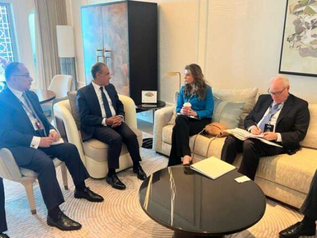 وزير الخارجية يؤكد أهمية استعادة الهدوء وتثبيت اتفاق وقف إطلاق النار في قطاع غزة