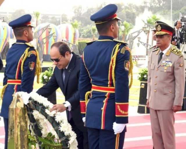 عاجل.. الرئيس السيسي يضع إكليل زهور على النصب التذكاري لشهداء القوات المسلحة (فيديو)