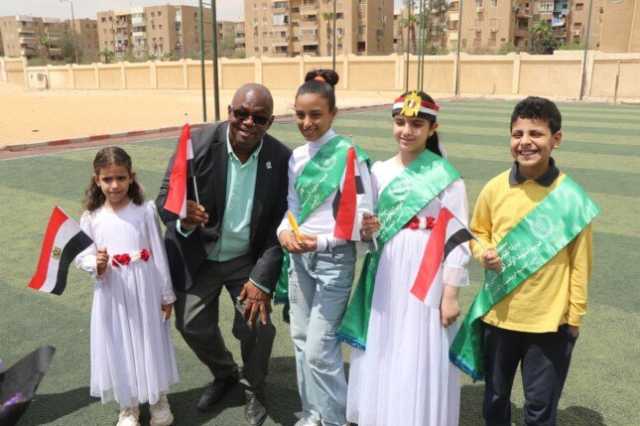وفد «الدولية للتربية» يزور مدرسة أبناء الوافدين واللاجئين بأكتوبر