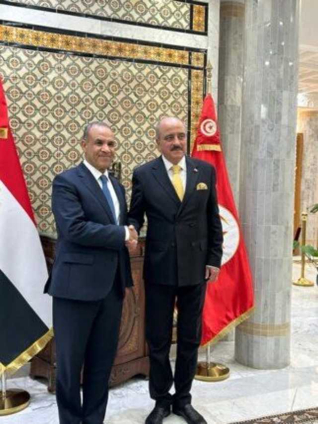 وزير الخارجية والهجرة يعقد جلسة مباحثات مع نظيره التونسي