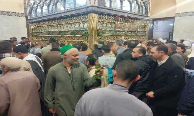 الآلاف يحتفلون بالليلة الختامية لمولد السيد البدوي الرجبي بطنطا