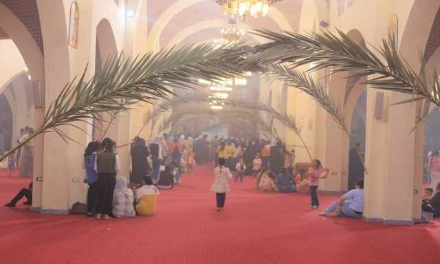 الأقباط يحتفلون بأحد الشعانين في دير الأنبا متاؤس الفاخورى بإسنا جنوب الأقصر