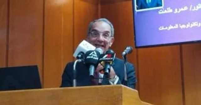 وزير الاتصالات ومحافظ القليوبية يتفقدان وحدة التشخيص بمستشفى الحميات ببنها