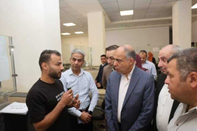 محافظ المنيا يشهد التشغيل التجريبي لمجمع خدمات أبا البلد بمركز مغاغة ويوجه بتزويده بخدمات إضافية