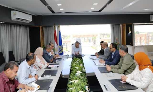 محافظ قنا: حملات مكثفة بفرشوط لتحقيق الانضباط ورفع كفاءة الخدمات