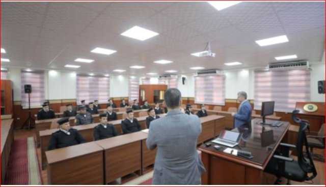 أكاديمية الشرطة تواصل تنظيم الدورات التدريبية للكوادر الأمنية بالتنسيق مع الصليب الأحمر